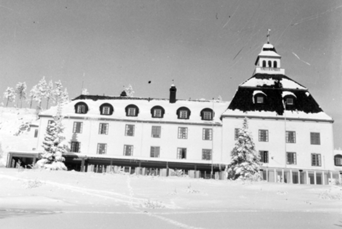 Anno Domkirkeodden, Høsbjør Turisthotell i 1920, vinter.