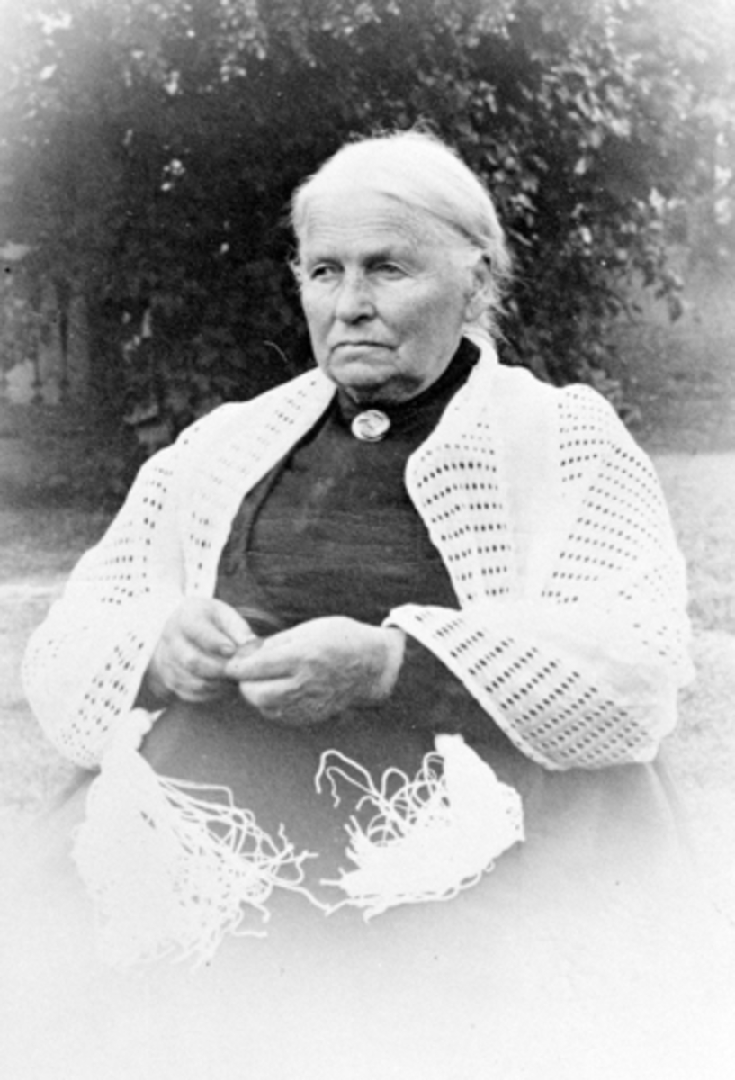 Anno Domkirkeodden, Portrett av Elisabeth Godager (1845-1936), Godager, Nes, Hedmark. Kvinneforeningskvinne. Satt i styret til Nes private gamlehjem.
