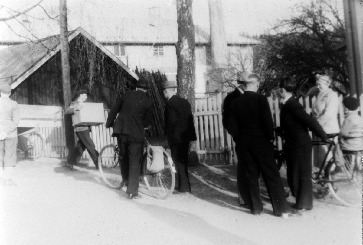 Anno Domkirkeodden, Innlevering av radioer til tyskerne, Moelv, Ringsaker. 15/9-1941.