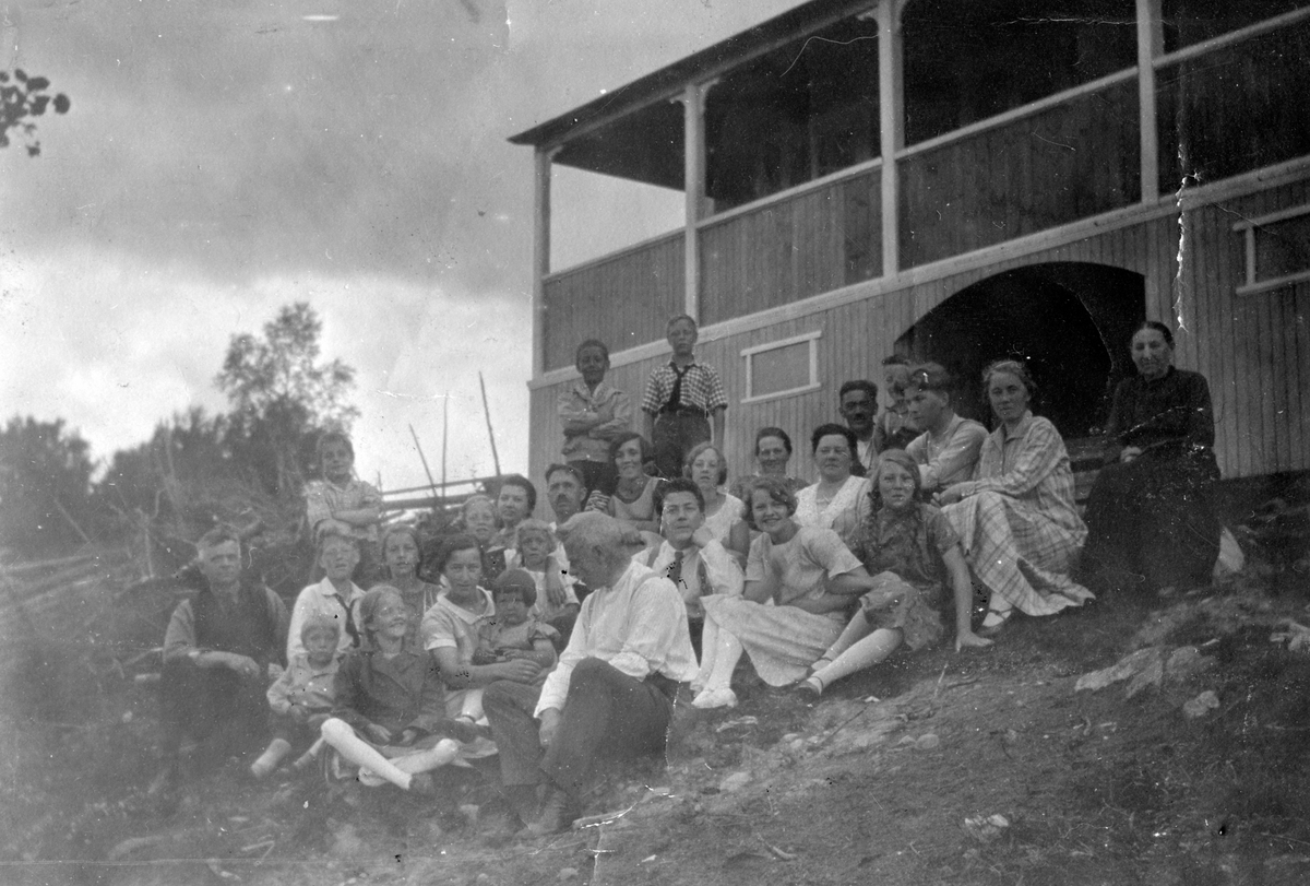 Anno Domkirkeodden, H.I.L. hytta i Furnesåsen. Familiene Walberg og Bjørnes.