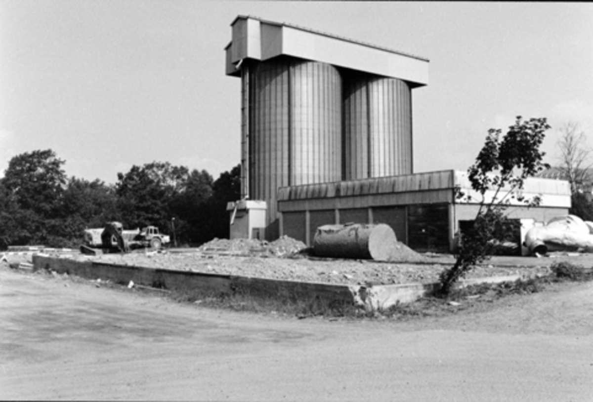 Anno Domkirkeodden, Berger Langmoen A/S, Norske Skog, Brumunddal. parkettfabrikken utvides. kornsilo.