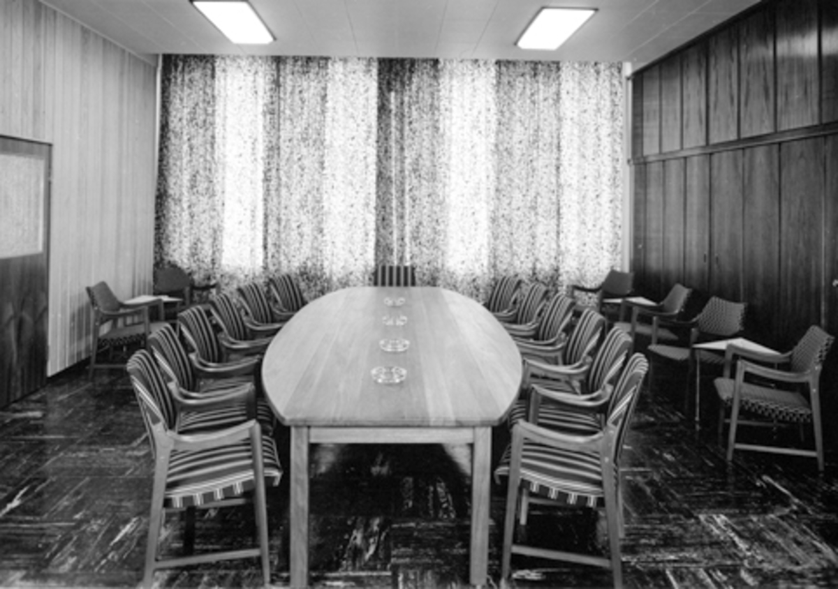 Anno Domkirkeodden, Interiør, herredstyresal, Herredshuset i Moelv, innviet 1955.
