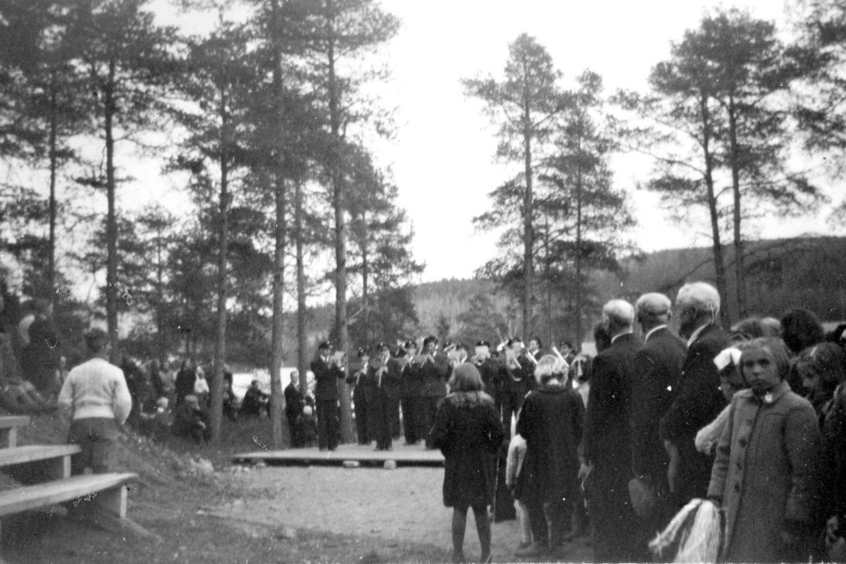 Anno Domkirkeodden, 1. mai taler ved Folkets Hus, Moelv, 1946-1947, musikkorps.