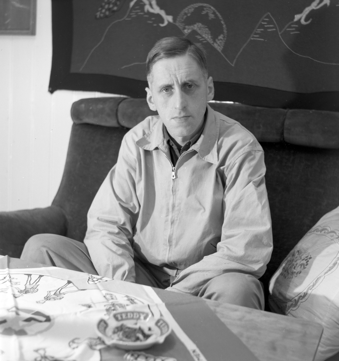 Håkon Prestkværn, Portrett mann. Sverre Baardseth. Født i 1916. Sønn av Dagny og Simen Baardseth. Sverre var elektrikker, og ansatt ved Ringsaker og Nes Kraftanlæg. Bilde er tatt oktober 1955