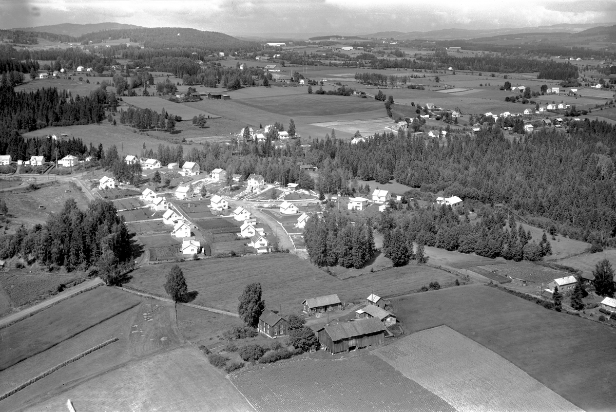 Widerøes Flyveselskap A/S, FLYFOTO VIEN GÅRD, SOLVANG, SMEBY