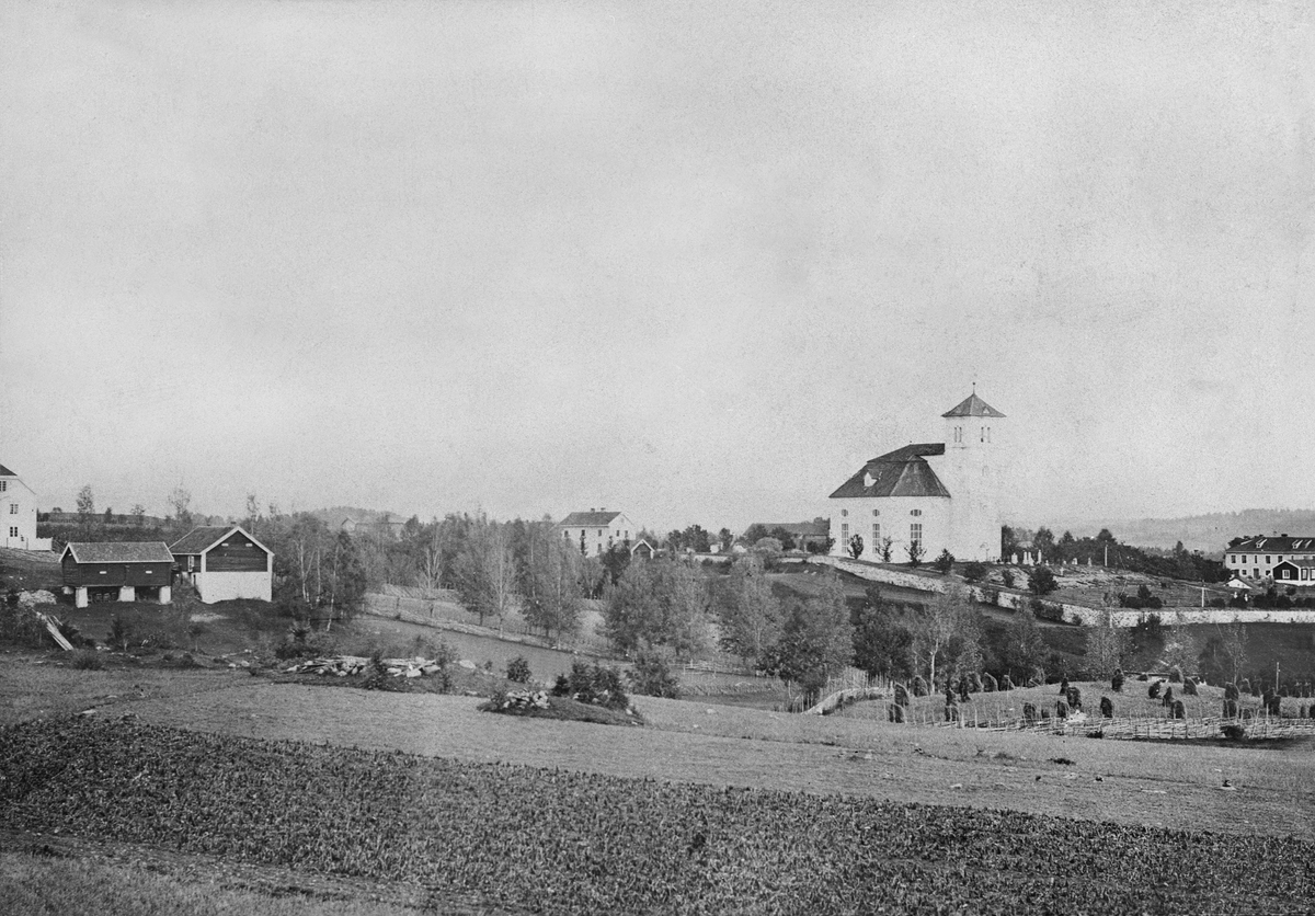 Anno Domkirkeodden, VANG KIRKE, VANG PRESTEGÅRD, FRA ENERHAUGEN, RIDABU. Fotografi fra før kirkens restaurering i 1877.