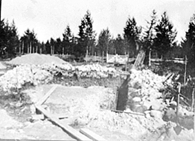 Anno Domkirkeodden, UTGRAVD BYGGETOMT, SKOGBYN AV BRENNA