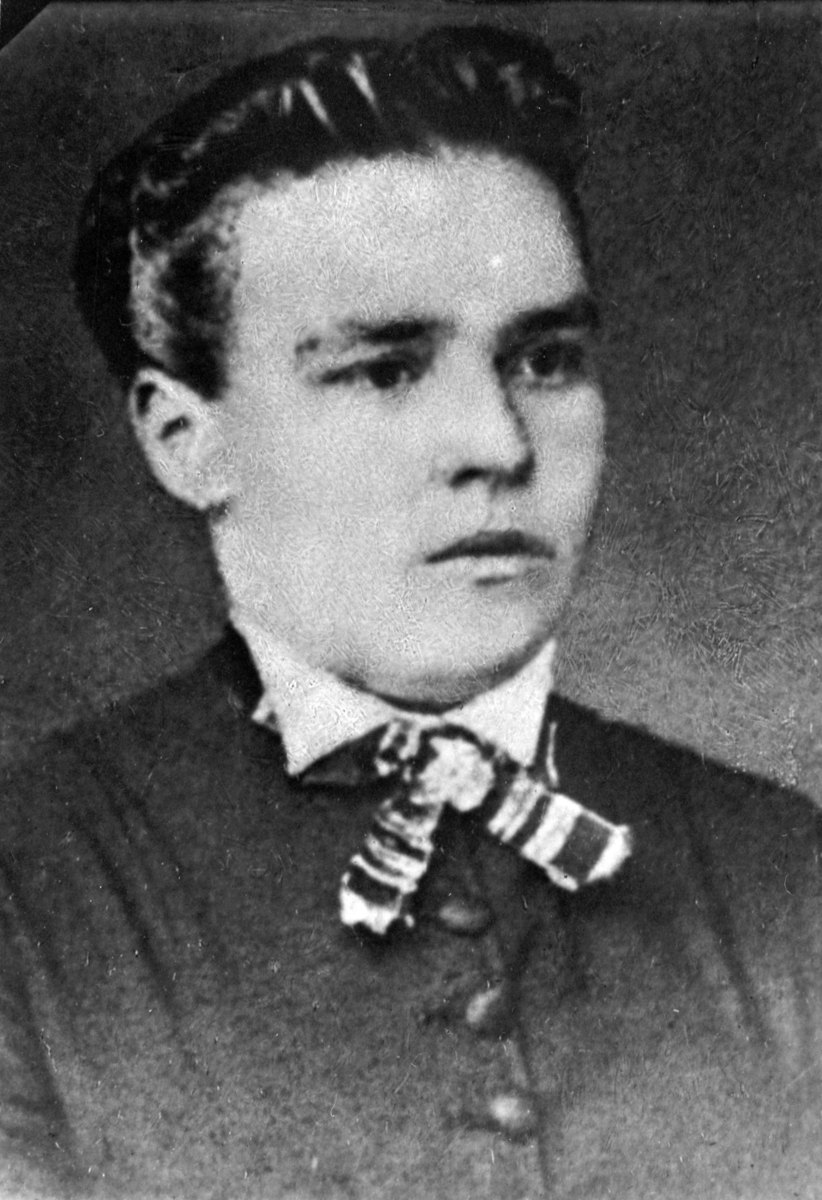 Anno Domkirkeodden, PORTRETT: AGNETE JENSDATTER FØDT: 1852 - 1904, PALERUD MIDTRE, MELLEMPALERUD