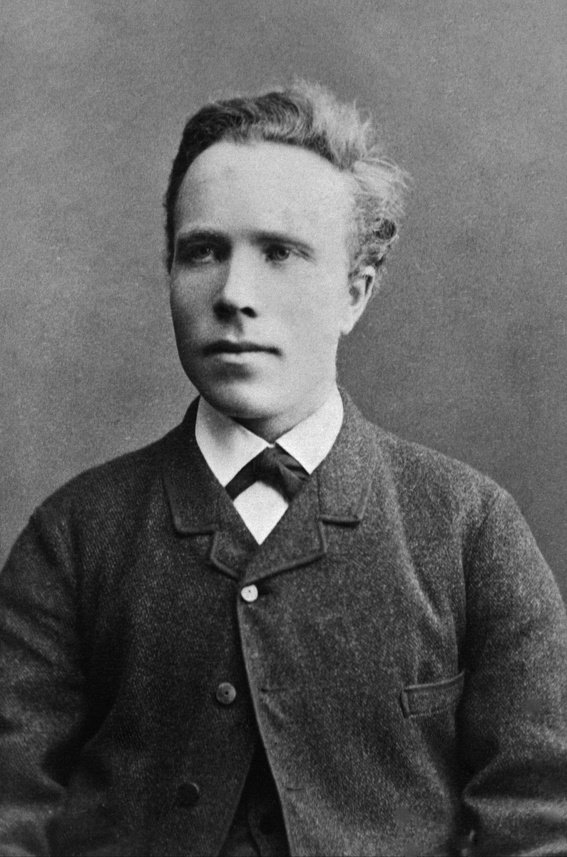 Anno Domkirkeodden, PORTRETT: HELGE ÅSBAKKEN FØDT: 1858, ÅSBAKKEN