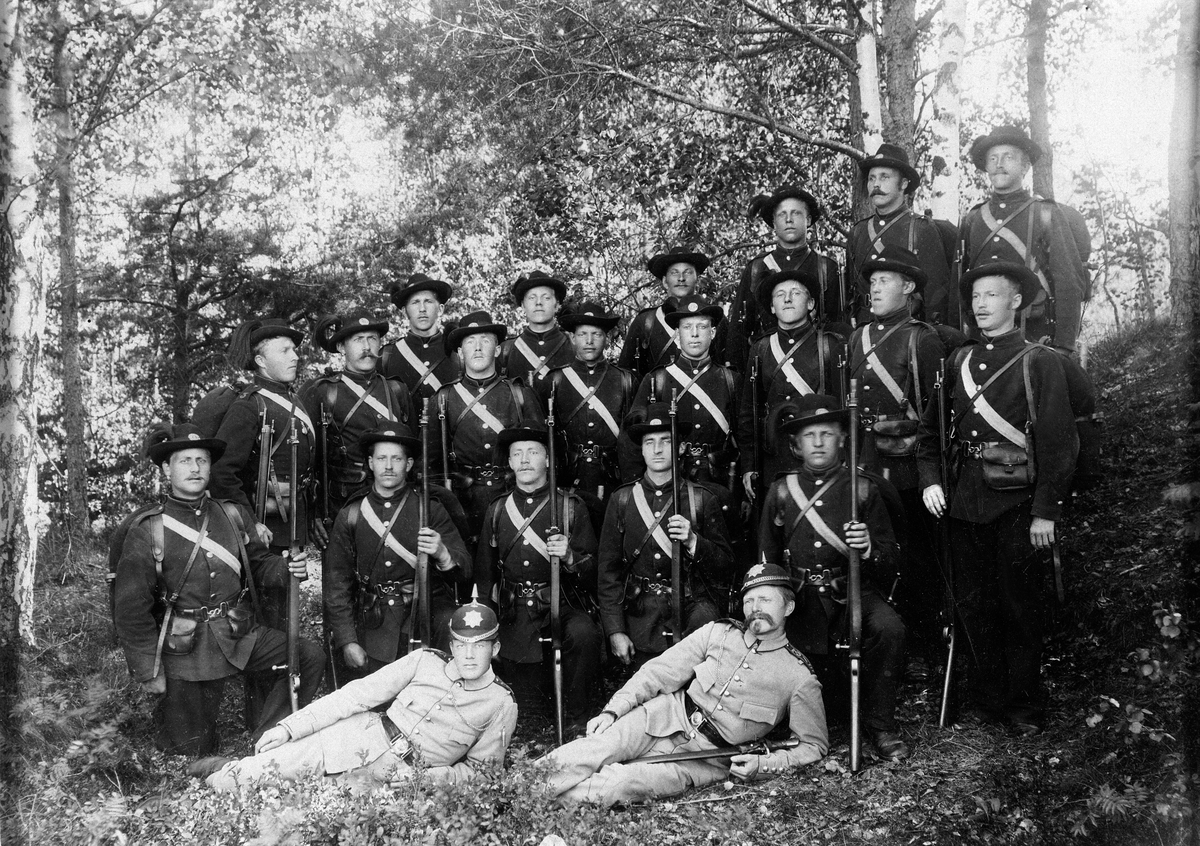 Anno Domkirkeodden, MILITÆRE GRENSEVAKTER 1905, FORAN TIL VENSTRE: SERGENT ANDREAS MANGERUD,