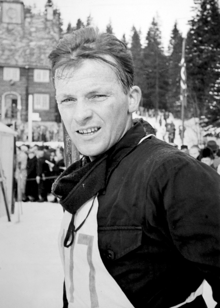 Anno Domkirkeodden, OLAF DUFSETH, LANGRENNSLØPER, KOMBINERTLØPER. DELTOK I OL I ST. MORITZ 1948 OG BLE NEST BESTE NORDMANN I KOMBINERT. GODE PLASSERINGER I NORGESMESTERSKAP. I 1947 TOK HAN SØLV BÅDE I KOMBINERT OG PÅ 18 KM OG BLE STAFETTMESTER MED HEDMARK. DELTOK MANGE GANGER I HOLMENKOLLEN. LA OPP SOM INTERNASJONAL T…