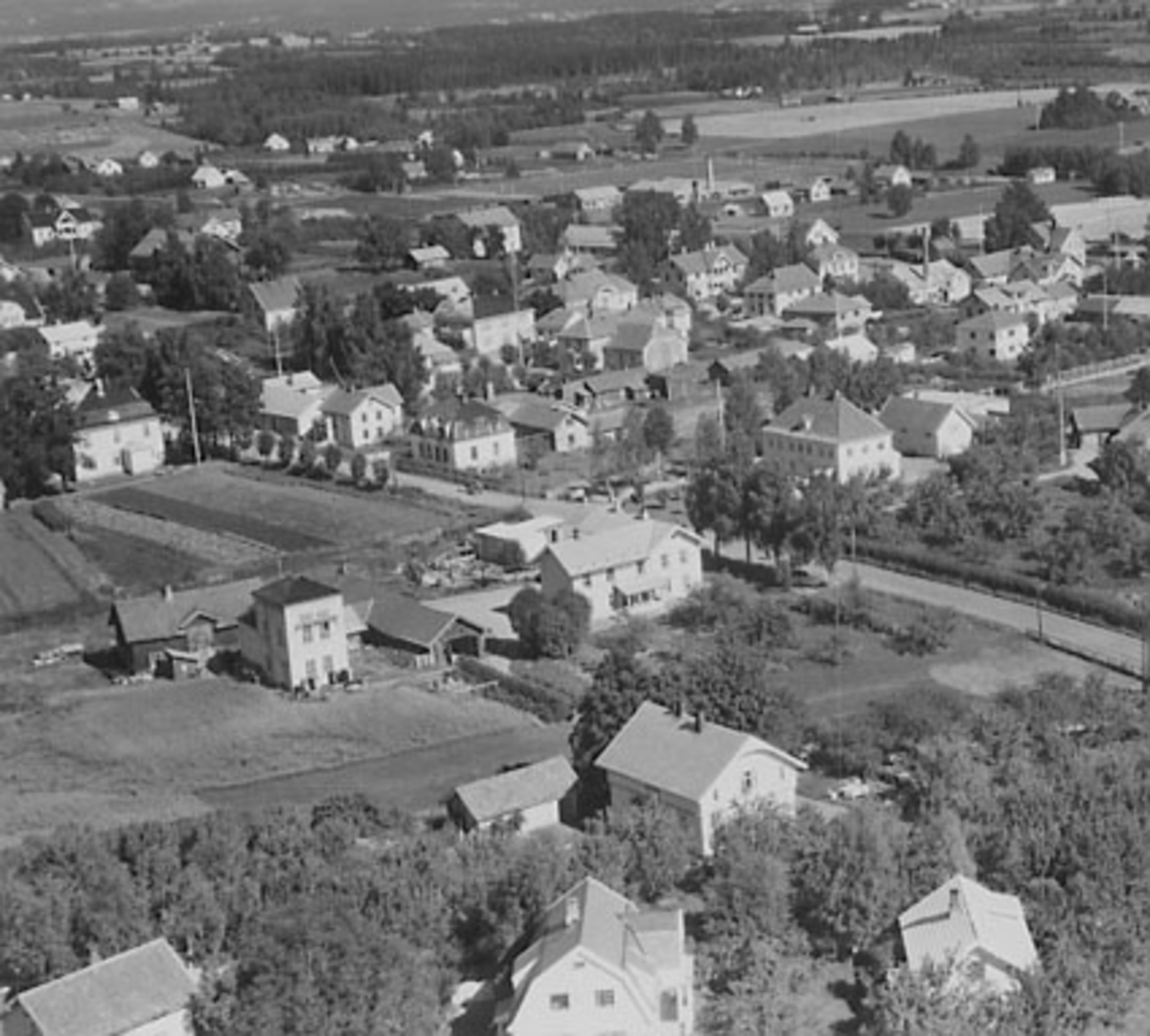 Widerøes Flyveselskap A/S, STANGEBYEN FRA SØR, FLYFOTO