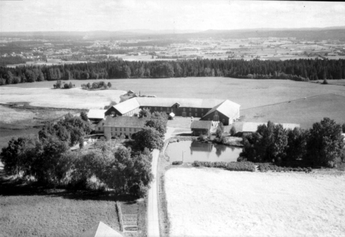 Widerøes Flyveselskap A/S, NORDVI GÅRD, FLYFOTO