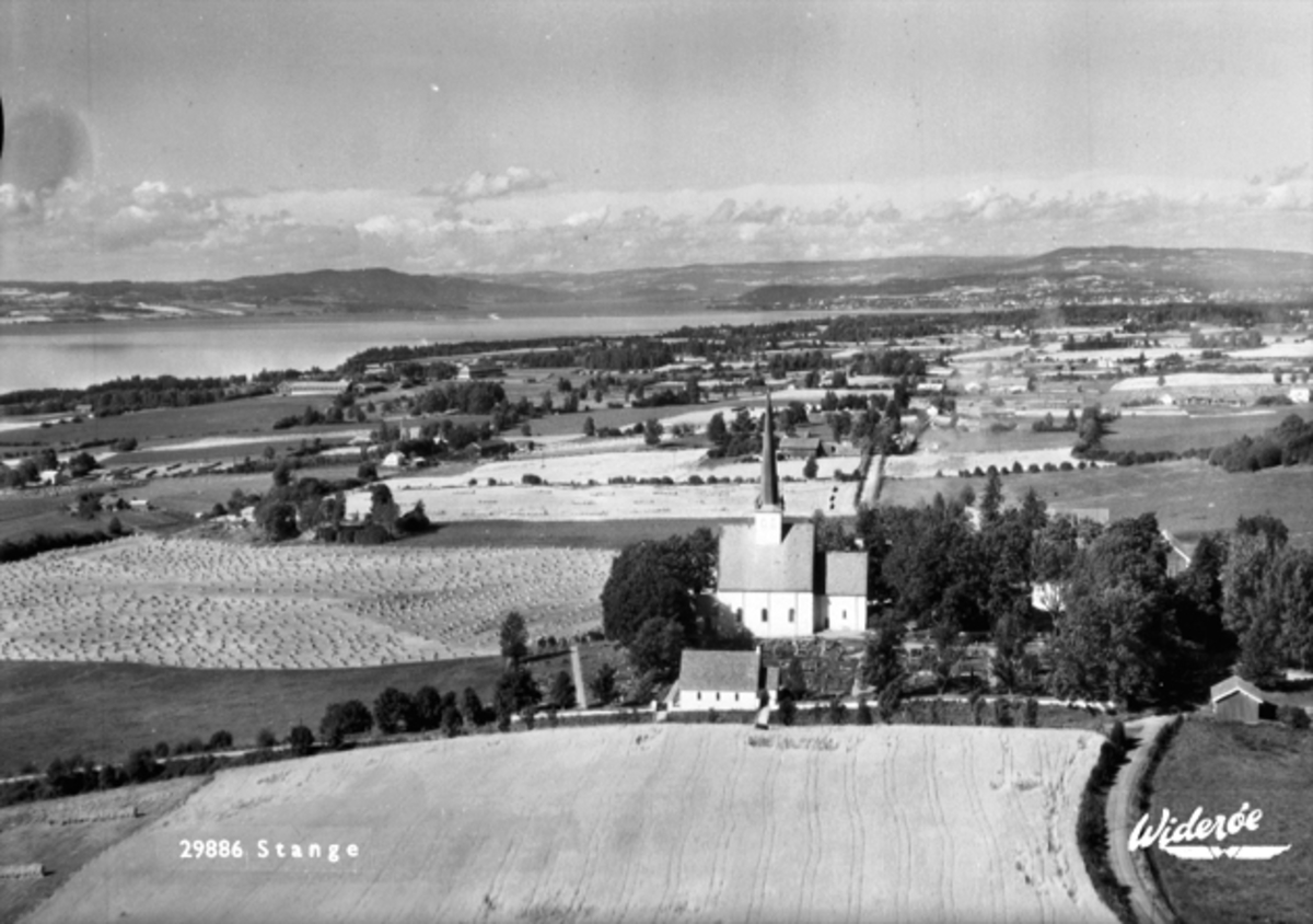 Widerøes Flyveselskap A/S, STANGE KIRKE, FLYFOTO