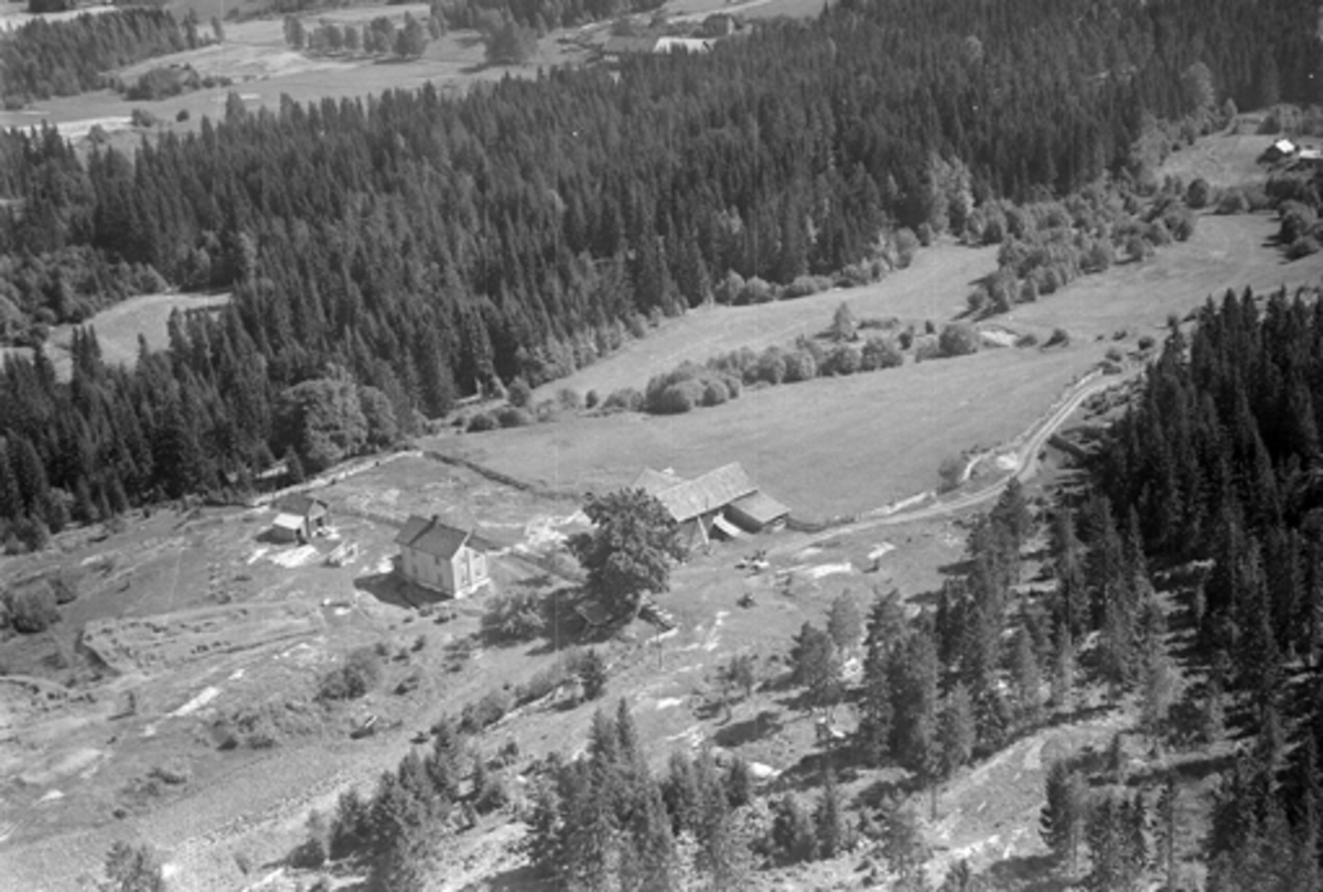 Widerøes Flyveselskap A/S, BJØRSRUD, TANGEN, FLYFOTO, HUSENE ER REVET I DAG