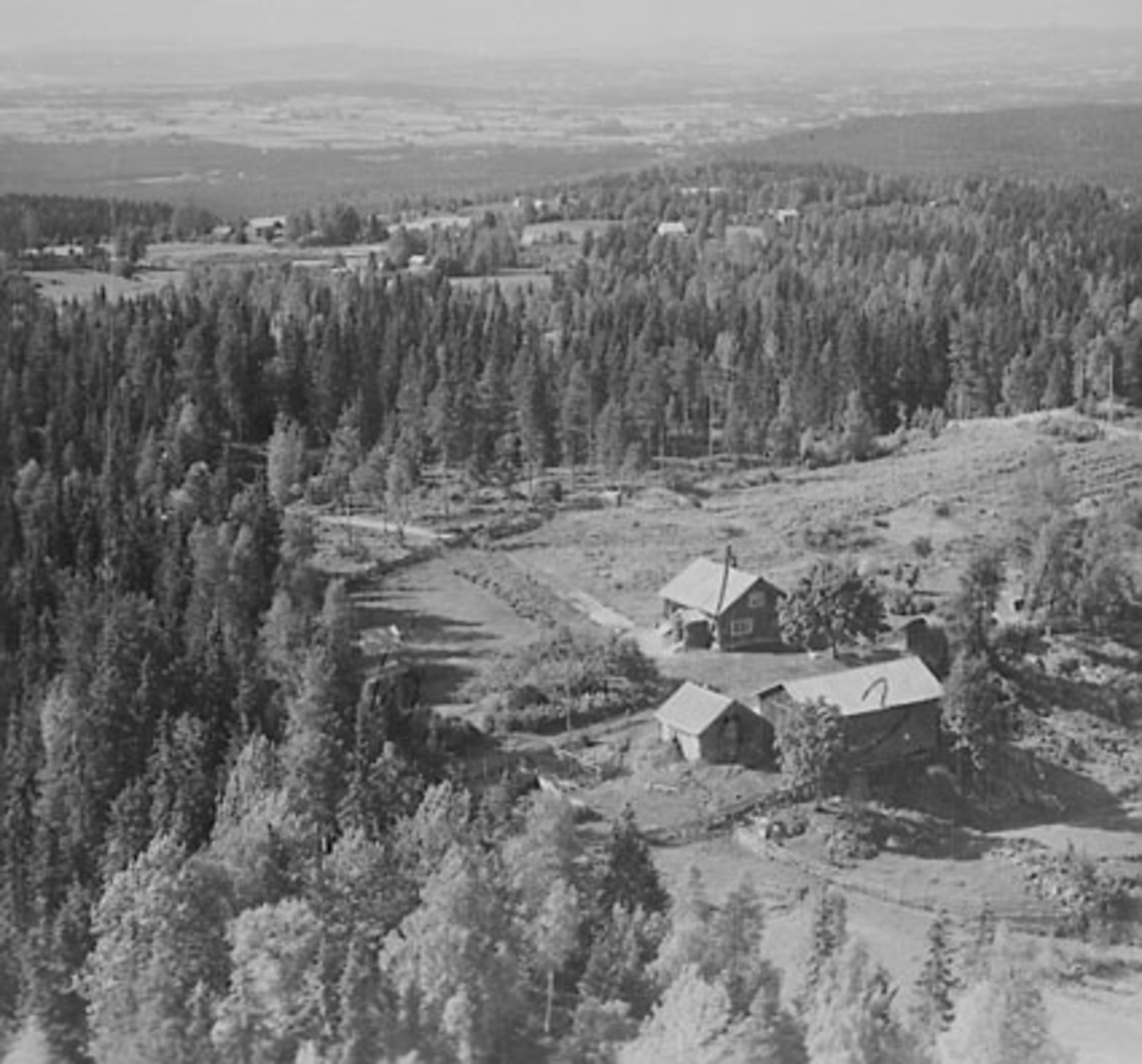 Widerøes Flyveselskap A/S, FLYFOTO KLAFSTADBAKKEN, ÅSVANG