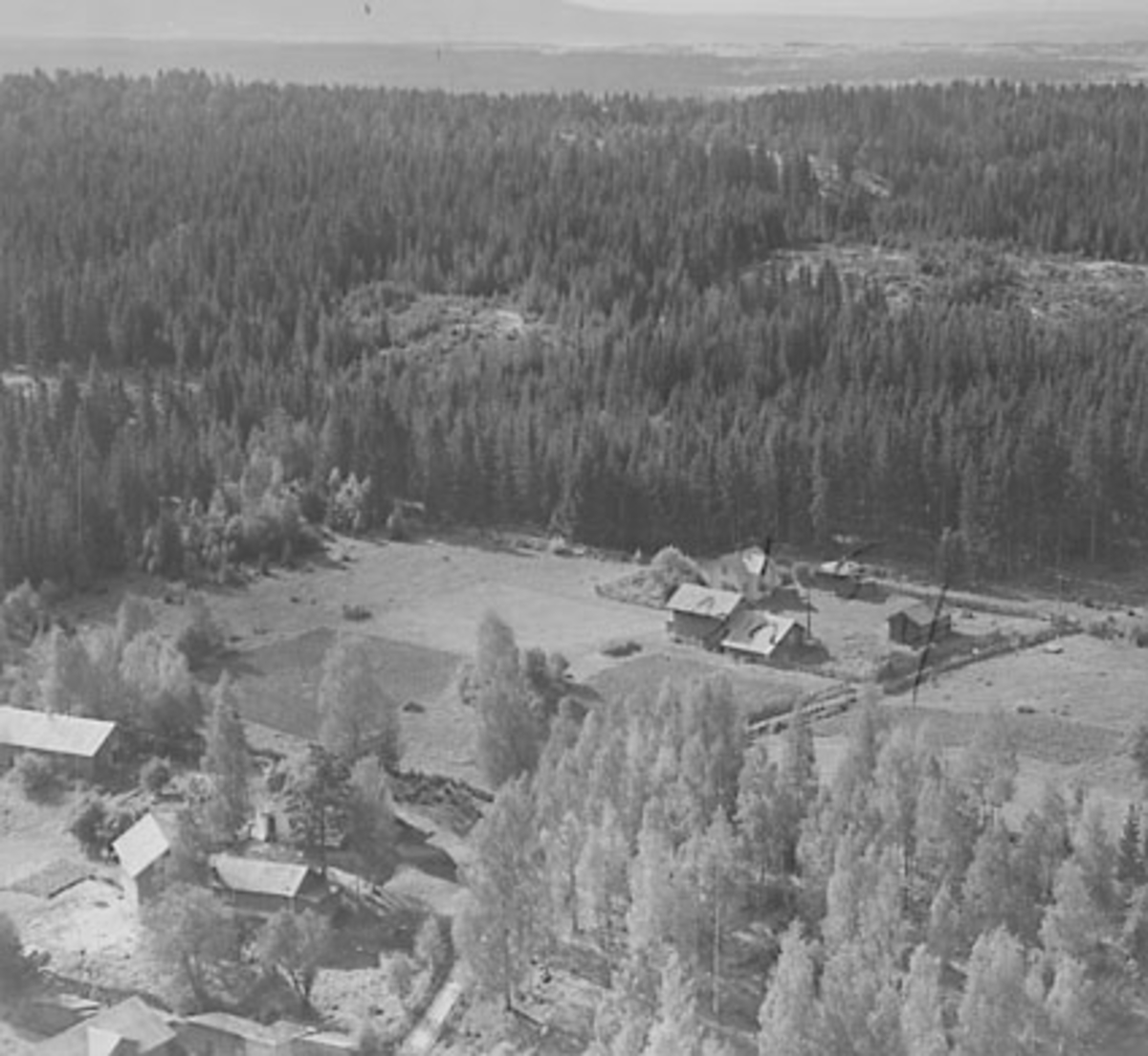 Widerøes Flyveselskap A/S, FLYFOTO GRANLIEN, ÅSVANG