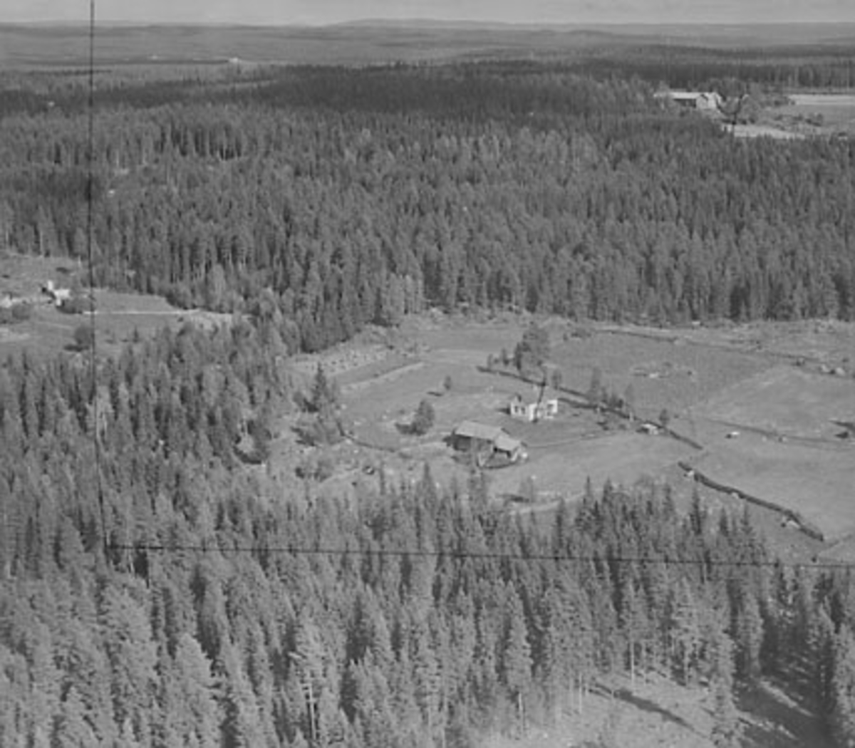 Widerøes Flyveselskap A/S, FLYFOTO STRØMSRUD, ÅSVANG
