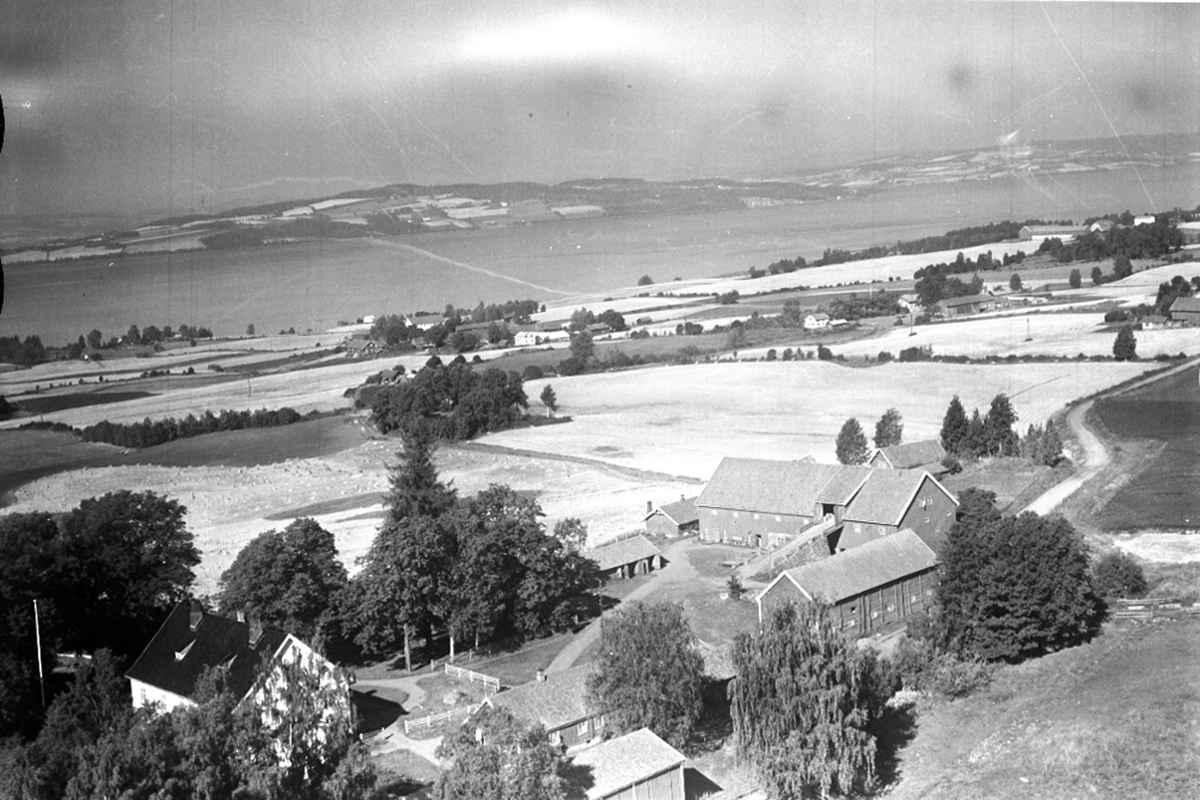 Widerøes Flyveselskap A/S, FLYFOTO STANGE PRESTEGARD, STANGE