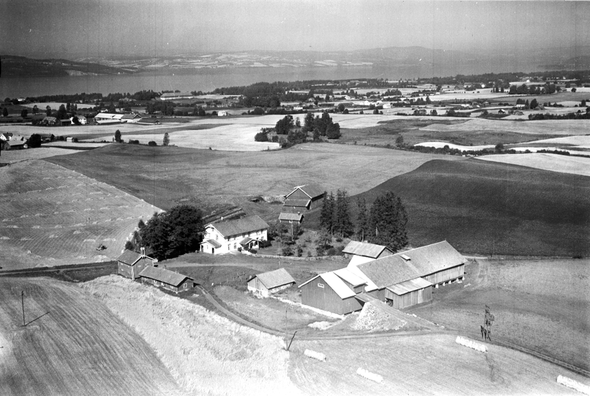 Widerøes Flyveselskap A/S, FLYFOTO BREDSVOLL 66-1, STANGE,