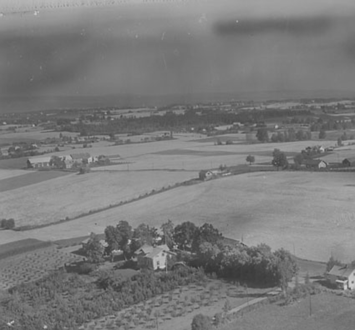 Widerøes Flyveselskap A/S, FLYFOTO FREDHEIM, SOLHAUG TIL HØYRE, STANGE