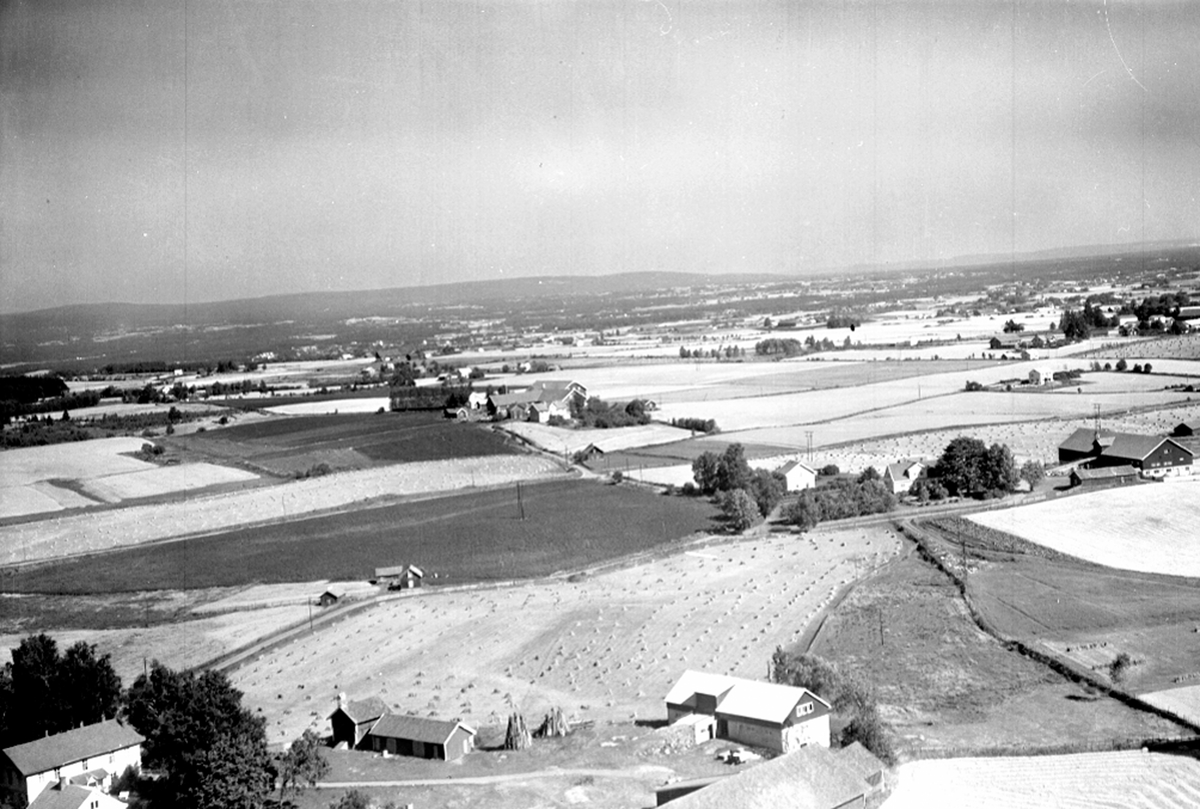 Widerøes Flyveselskap A/S, FLYFOTO LINDSTAD VESTRE OG SØNDRE