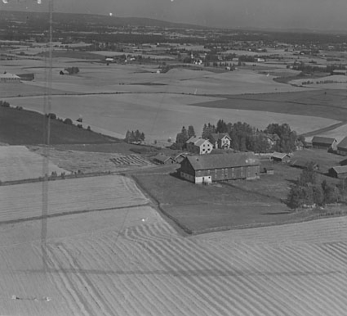 Widerøes Flyveselskap A/S, FLYFOTO DAL ØSTRE, VESTRE