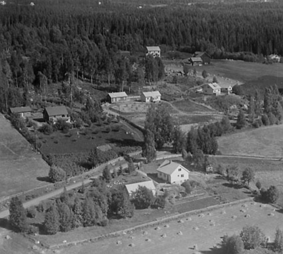 Widerøes Flyveselskap A/S, FLYFOTO BJØRGTUN, ÅSVANG