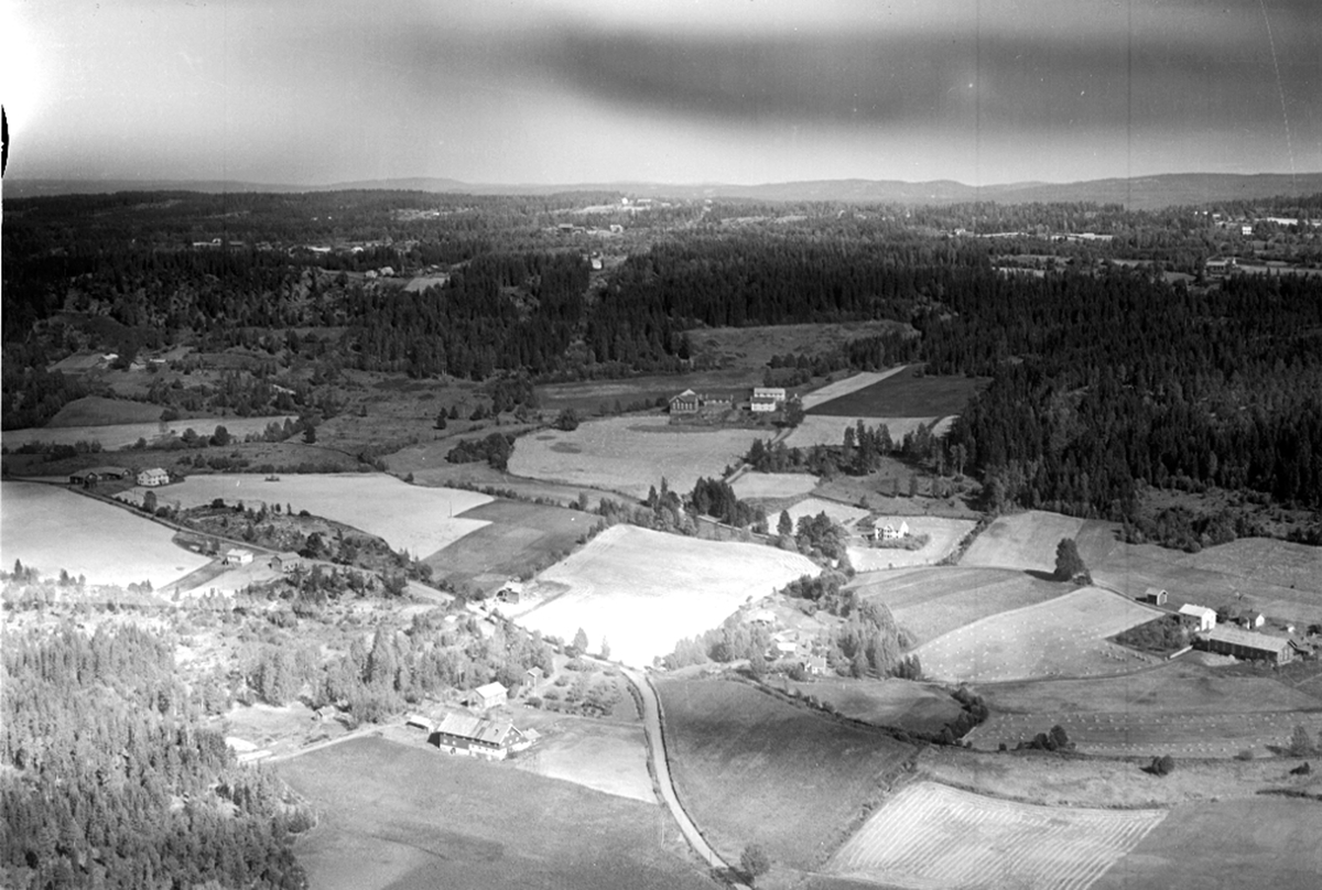 Widerøes Flyveselskap A/S, FLYFOTO NERLIE 353-4, LIE 353-1, SKÅRÅS LILLE 352-1, SKÅRÅS STORE 352-3