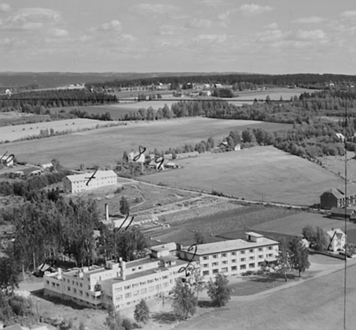 Widerøes Flyveselskap A/S, FLYFOTO ØSTLANDSKE VANFØREHJEM, OTTESTAD, BEKKELAGET