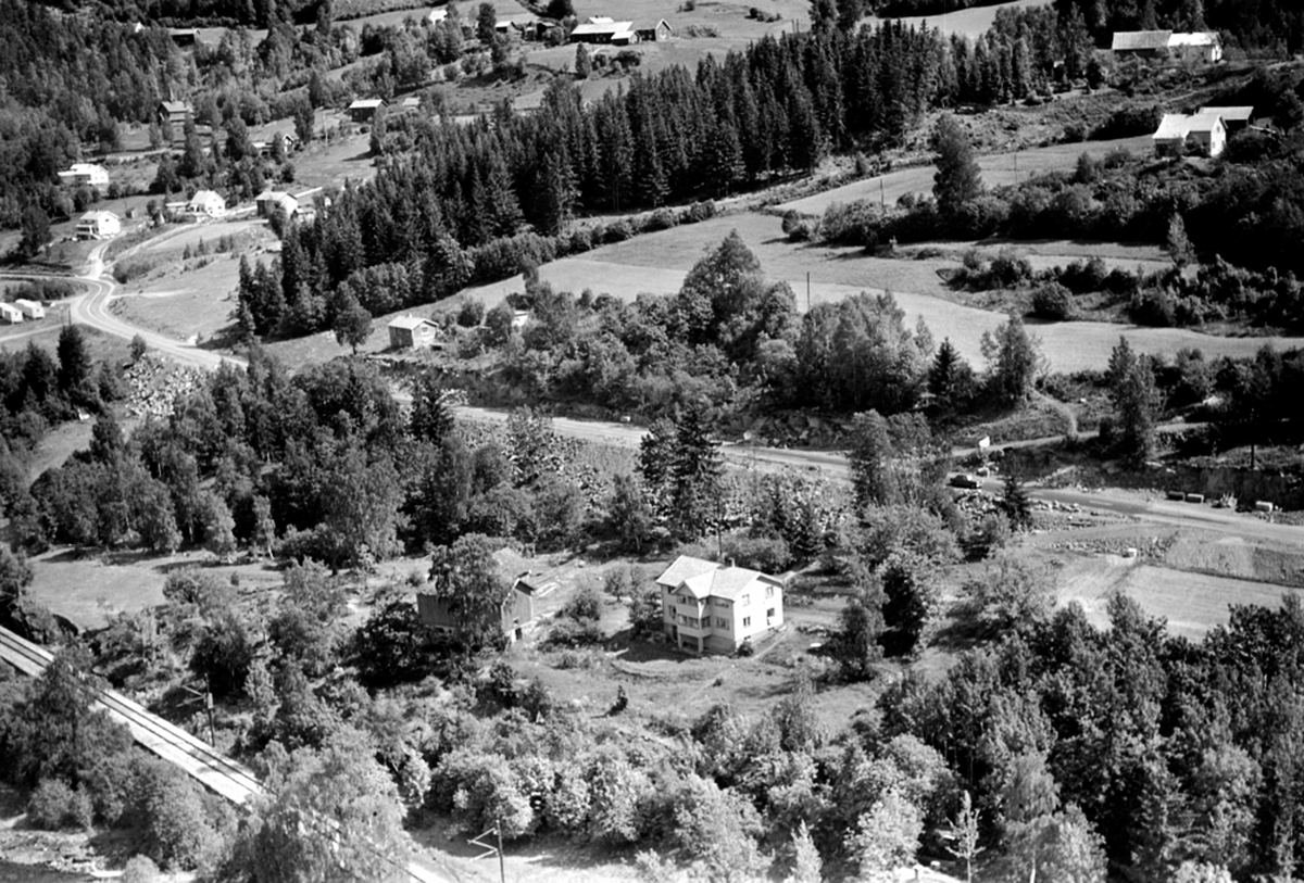 Widerøes Flyveselskap A/S, FLYFOTO ROGNSTAD 189-12, MOSTUE NEDRE 189-1, BAKERST MOSTUE ØVRE 188-1 OG SØE 189-4, STRANDLYKKJA