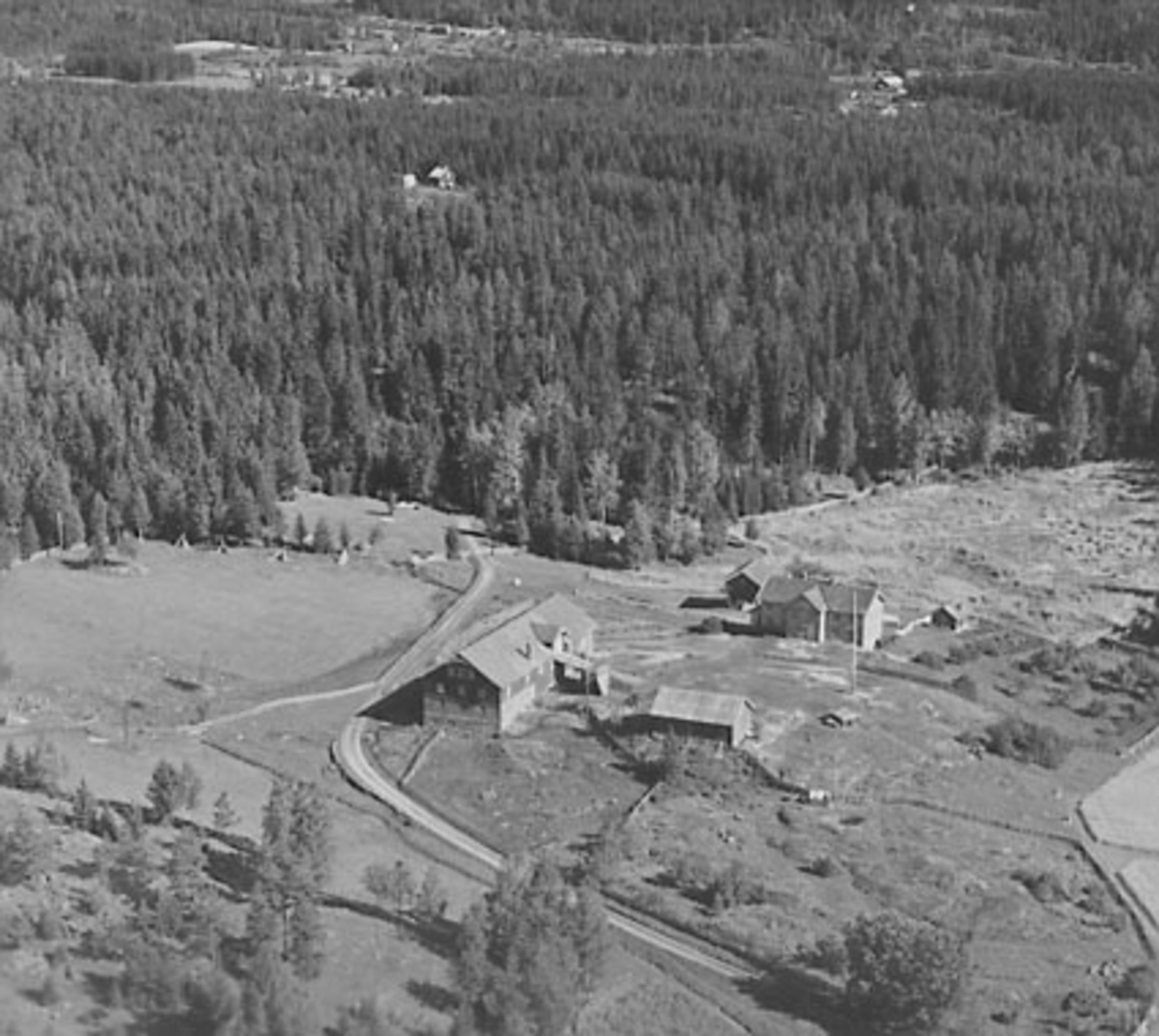 Widerøes Flyveselskap A/S, FLYFOTO ASKUM, TANGEN
