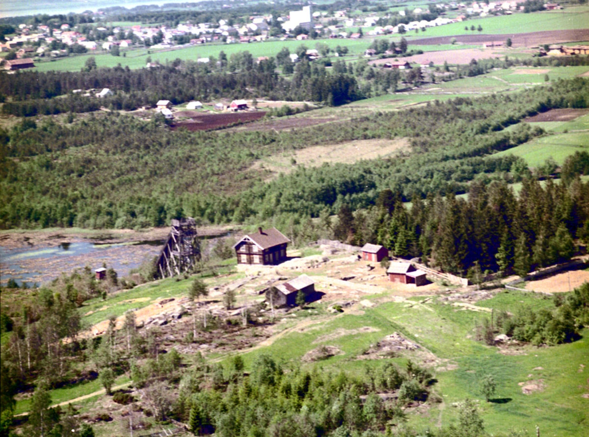 Widerøes Flyveselskap A/S, FLYFOTO KJERNLI 295-2, STANGE