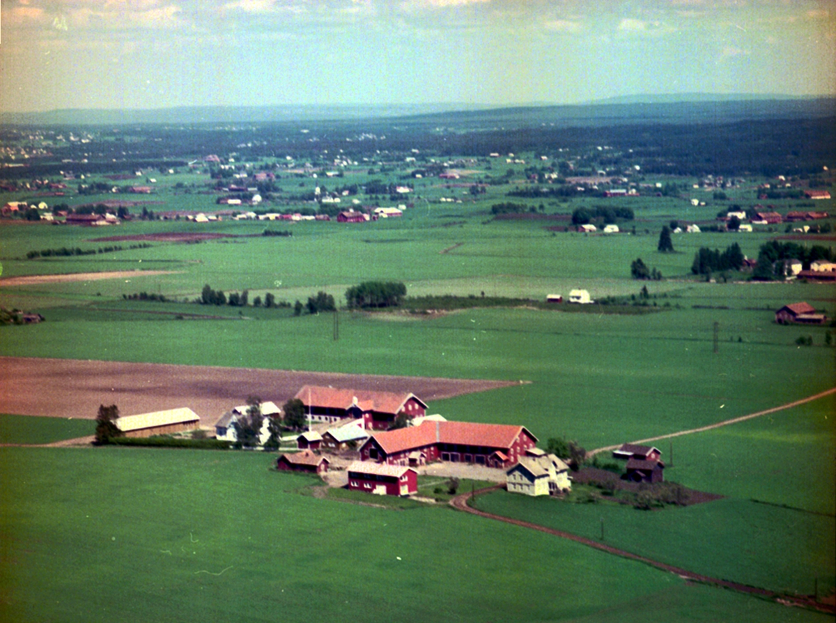 Widerøes Flyveselskap A/S, FLYFOTO FINSTAD NORDRE, SØNDRE