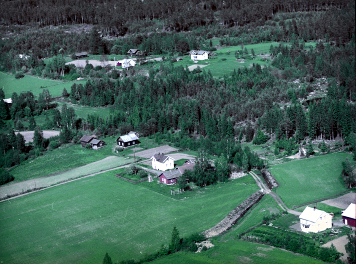 Widerøes Flyveselskap A/S, FLYFOTO STENSVEEN, BRYHN, BRYNSVEGEN, ILSENG