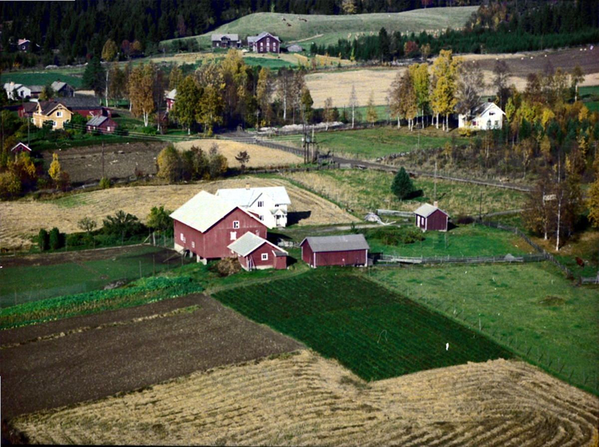 Widerøes Flyveselskap A/S, FLYFOTO STRUPERUDHAUGEN, VALLSET