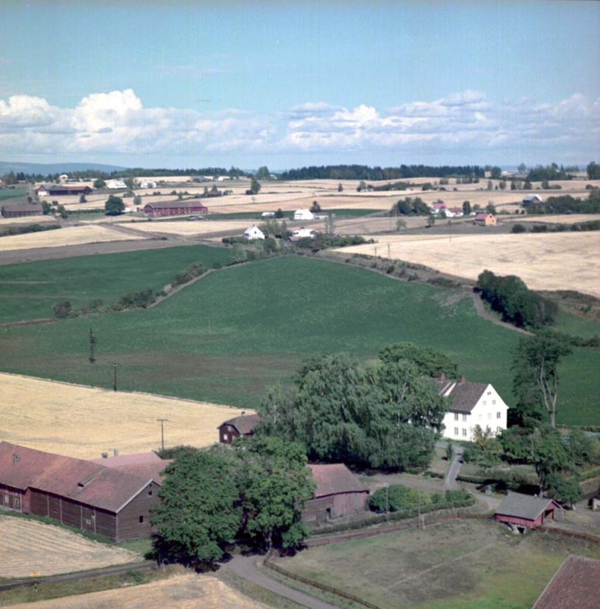 Widerøes Flyveselskap A/S, FLYFOTO SÅSTAD NORDRE, SAASTAD, STANGE