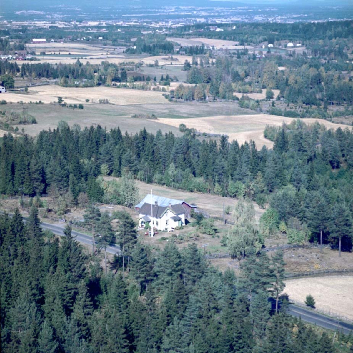 Widerøes Flyveselskap A/S, FLYFOTO NYGÅRD 115-19, STANGE