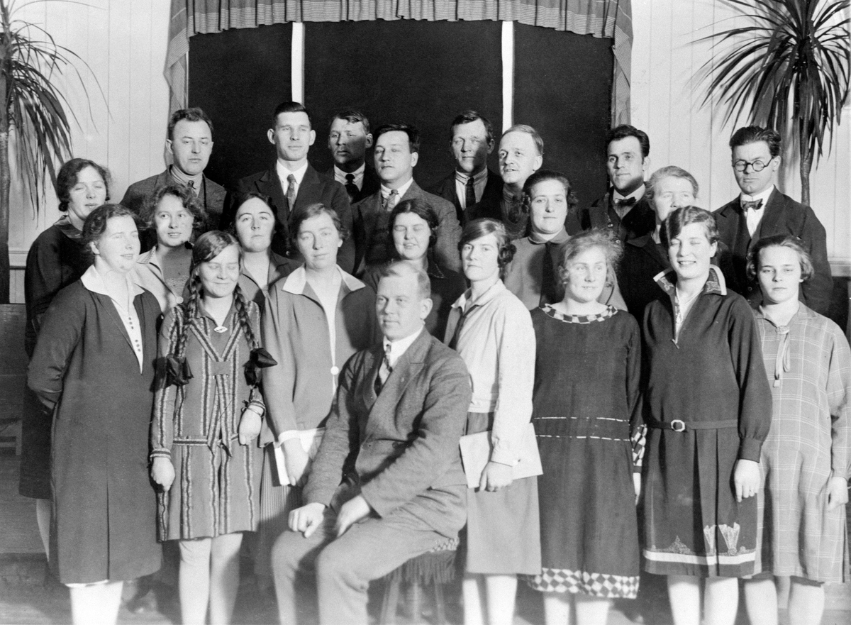 Anno Domkirkeodden, GRUPPE: 22, SANGKOR, SANDERUD SYKEHUS, BETJENINGEN, FORAN HANS PRAG, DIRIGENT, HJELLUM,