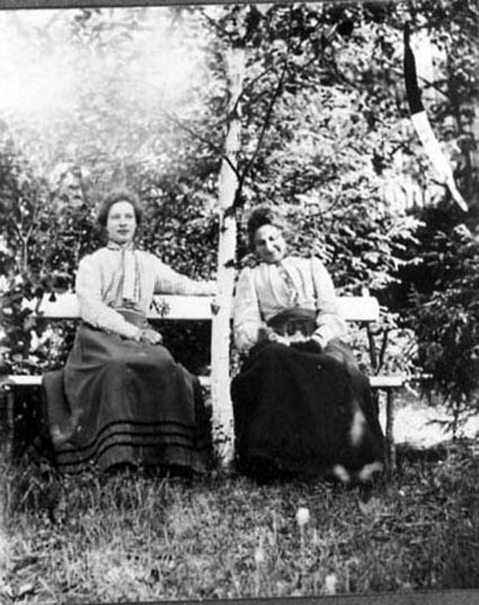 Anno Domkirkeodden, GRUPPE: 2, ANNA GAUSTAD GIFT: DIESEN, RAGNHILD GAUSTAD GIFT: MURSTAD, GAUSTAD, ROMEDAL,