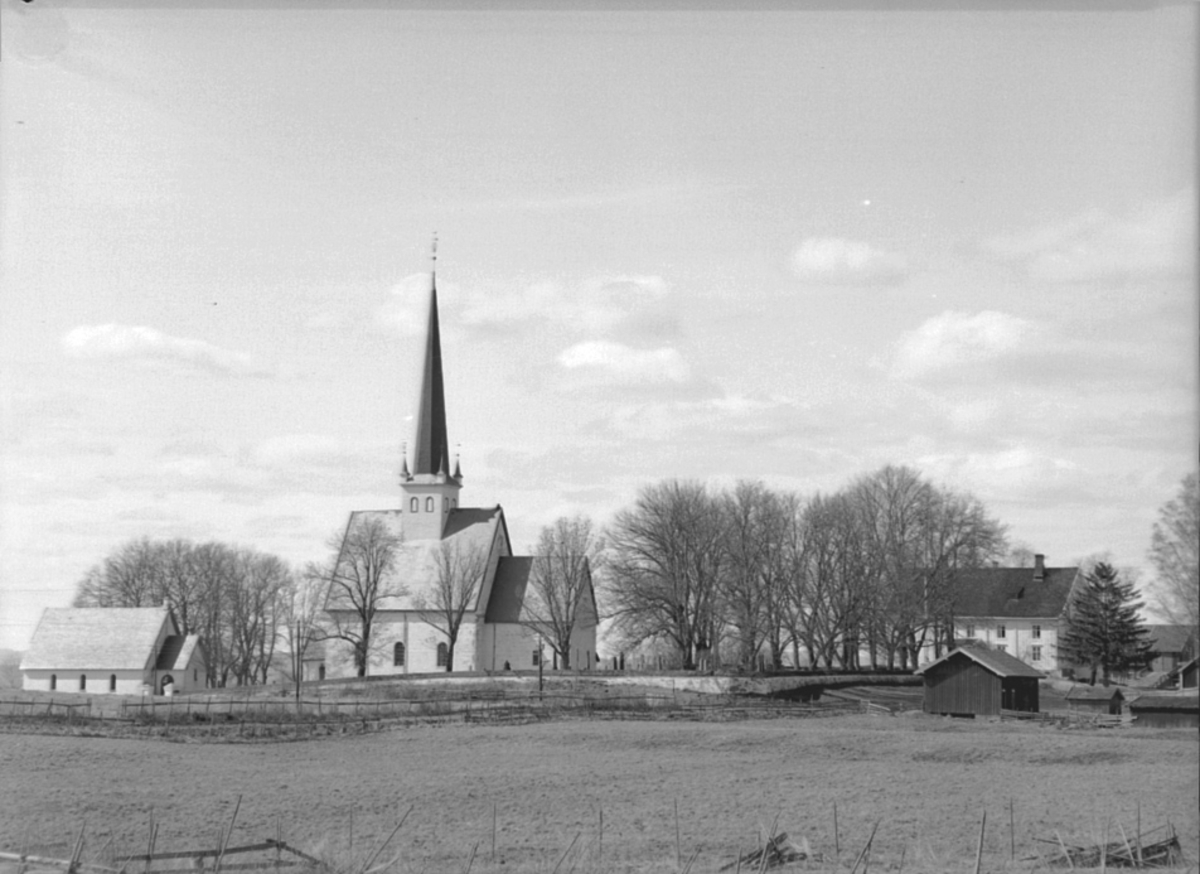 Anno Domkirkeodden, EKSTERIØR; STANGE KIRKE, KAPELL, STANGE PRESTEGÅRD