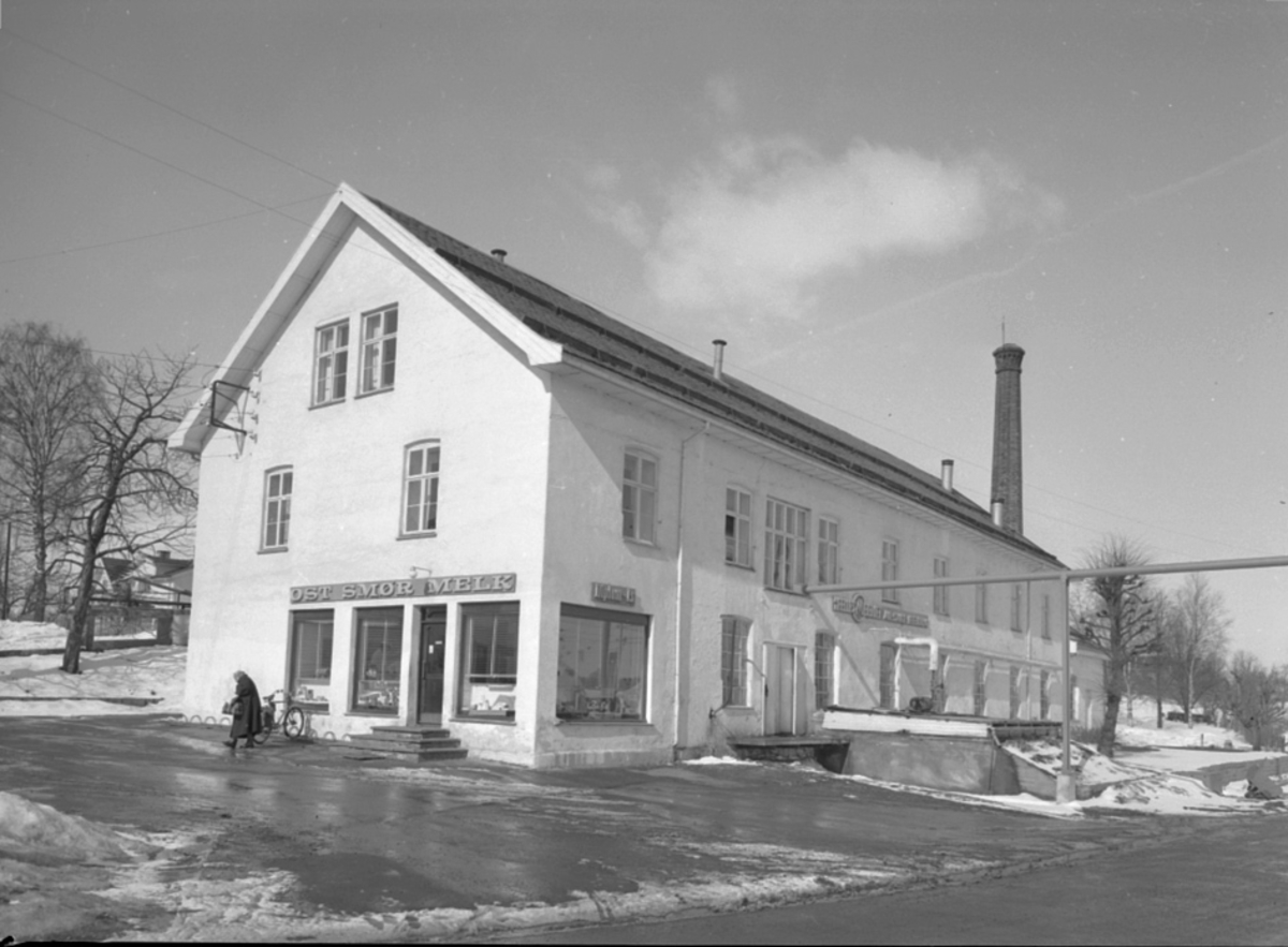 Anno Domkirkeodden, EKSTERIØR: STANGE MEIERI, VINTER