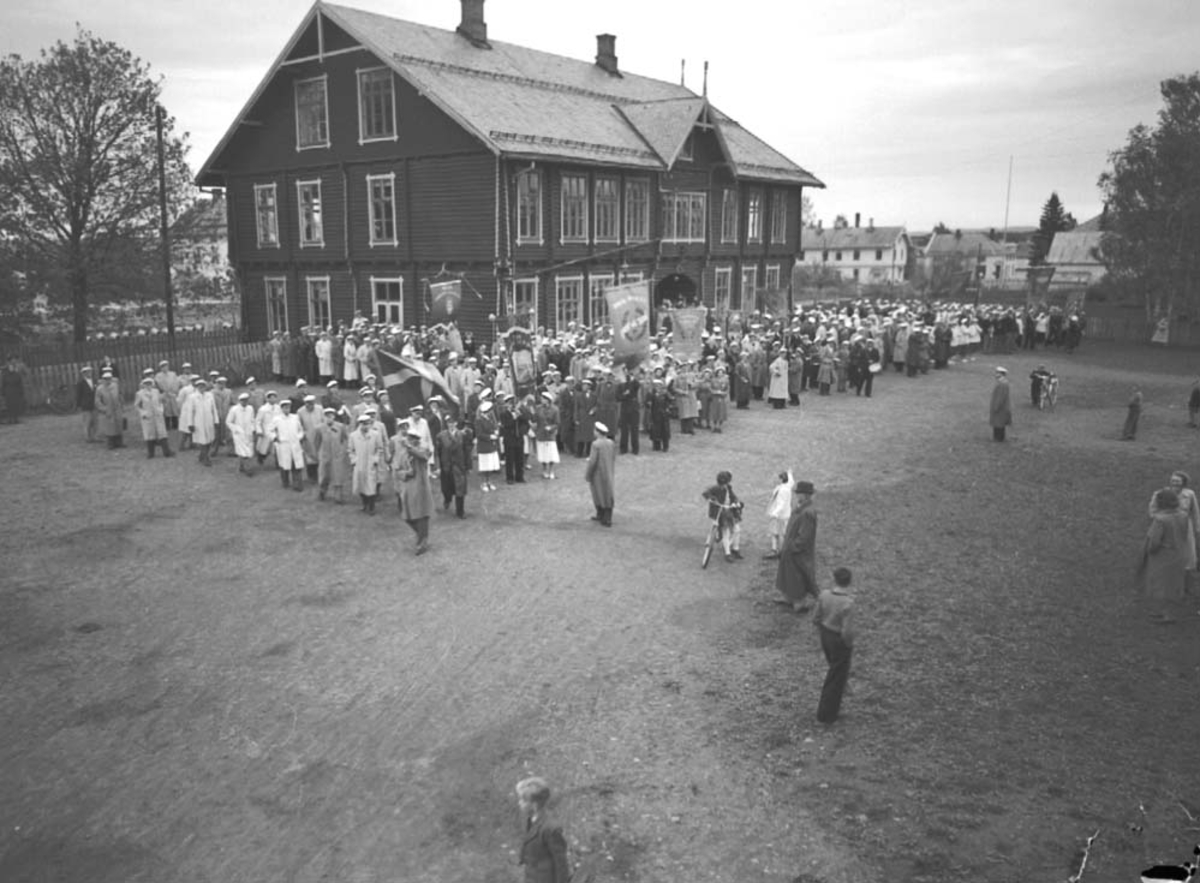 Anno Domkirkeodden, SANGERSTEVNE, REALSKOLEN, SKOLEPLASSEN, MYE FOLK