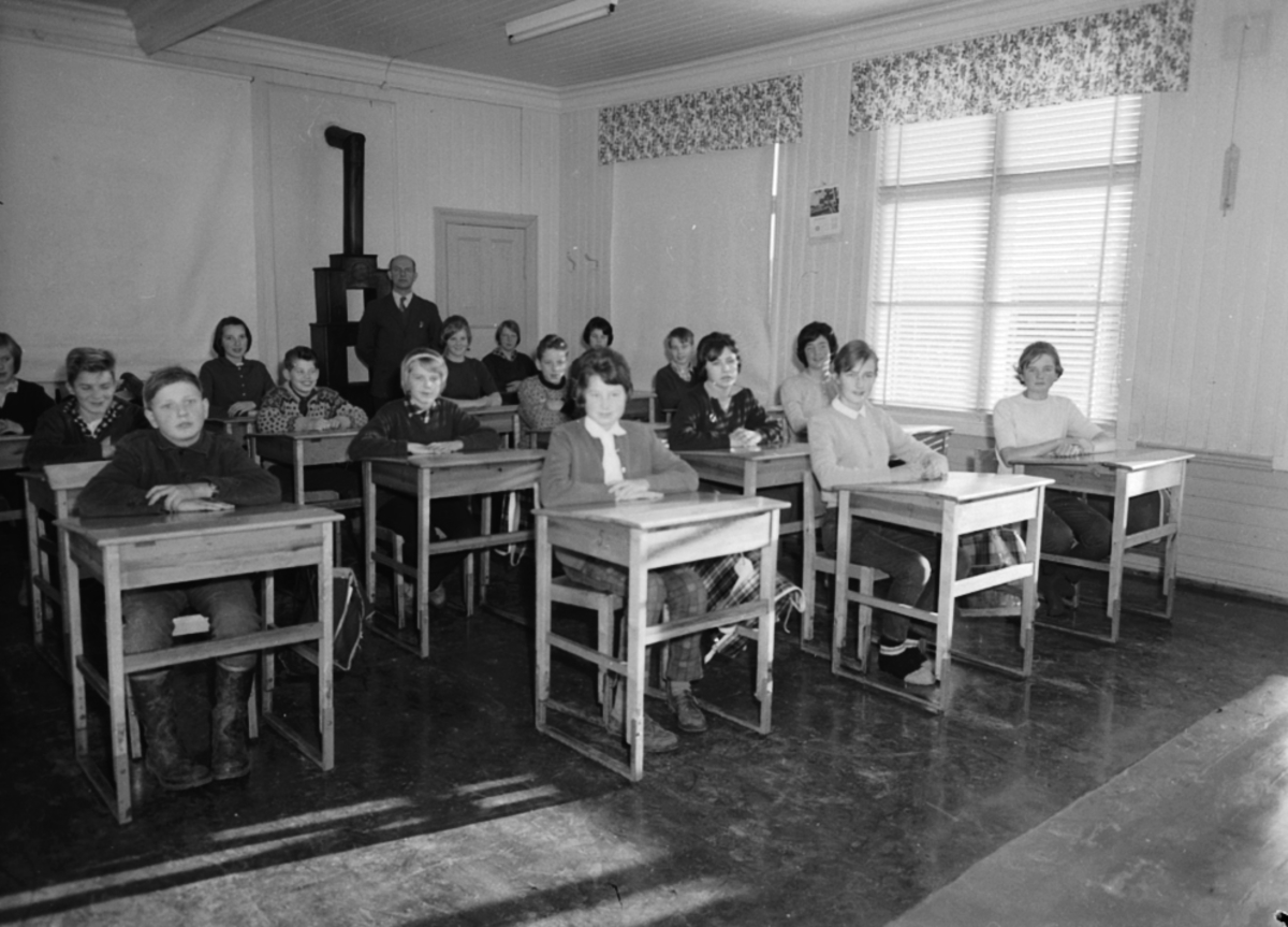 Anno Domkirkeodden, INTERIØR: KLASSEROM, SÅSTAD SKOLE, KRETSSKOLE