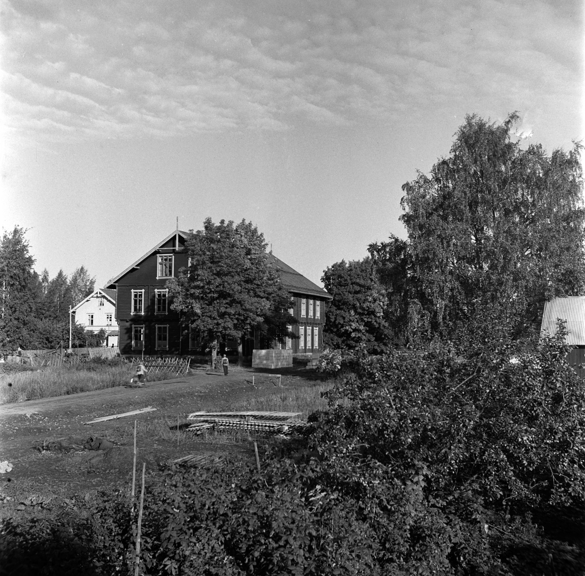 Anno Domkirkeodden, EKSTERIØR: STANGE BARNESKOLE
