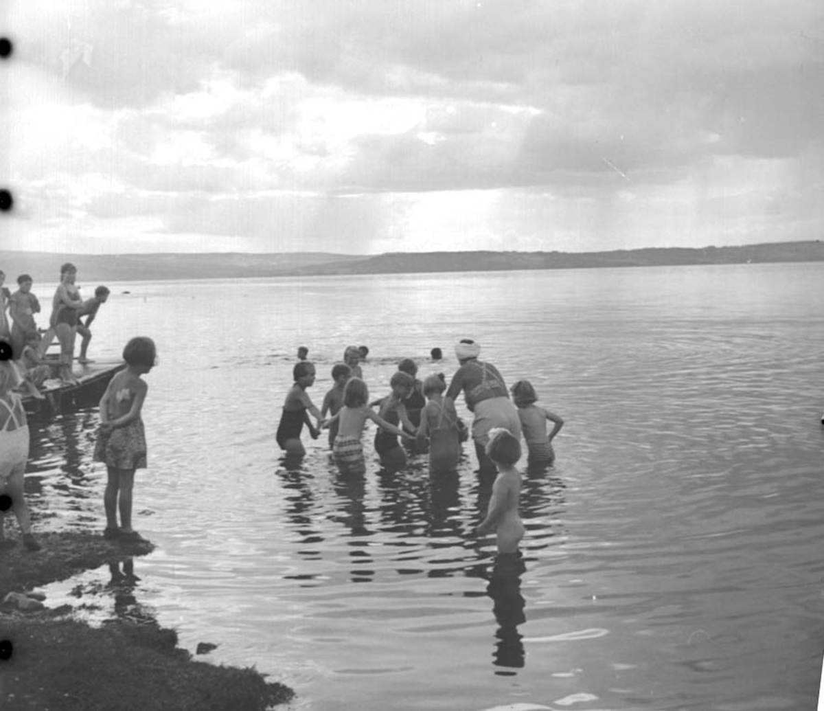 Anno Domkirkeodden, SVØMMEKURS, GILLUNDSTRANDA, MANGE BARN, MJØSA