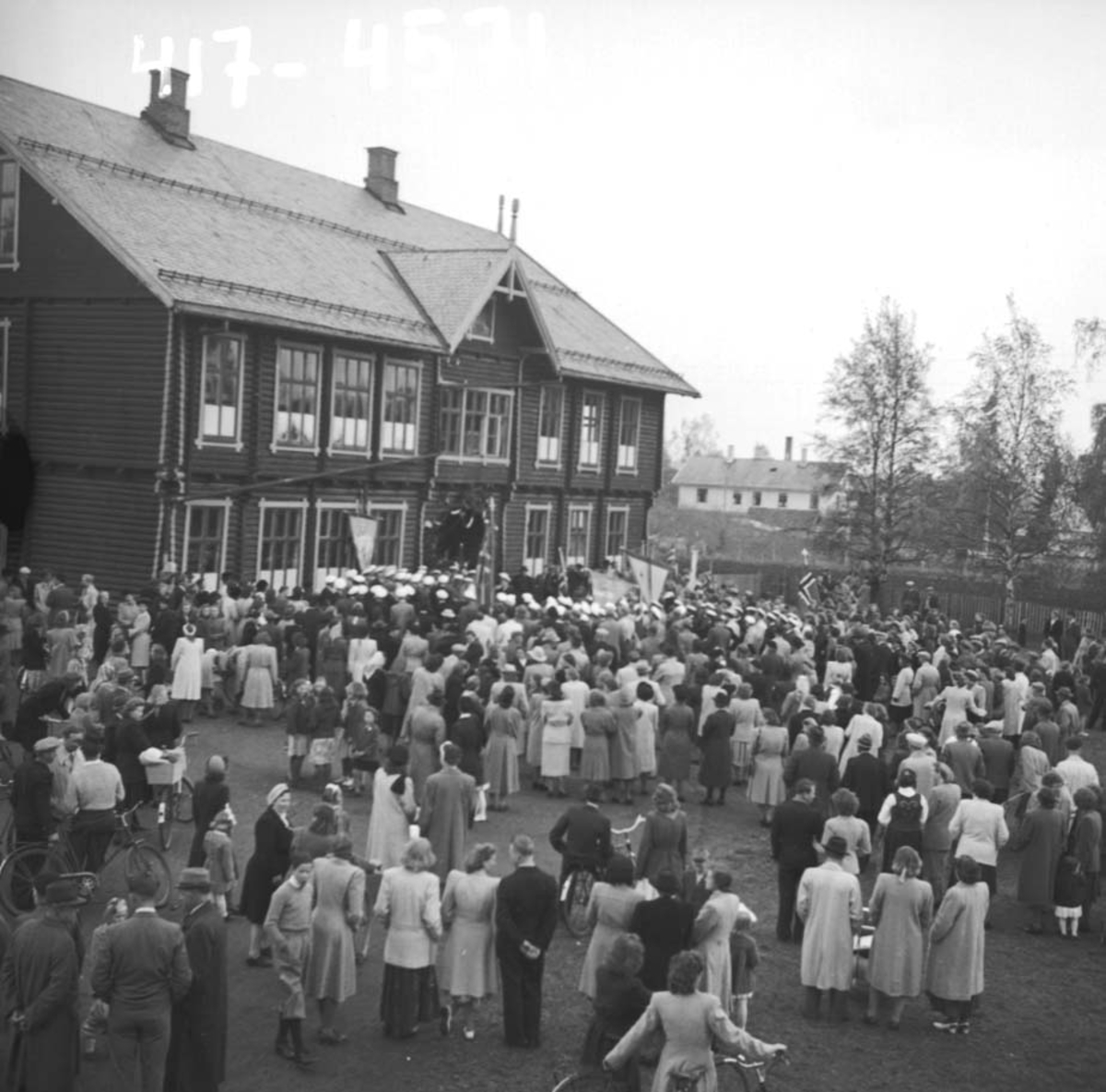 Anno Domkirkeodden, SANG-MUSIKKSTEVNE, MYE FOLK, SKOLEPLASSEN, STANGE SKOLE