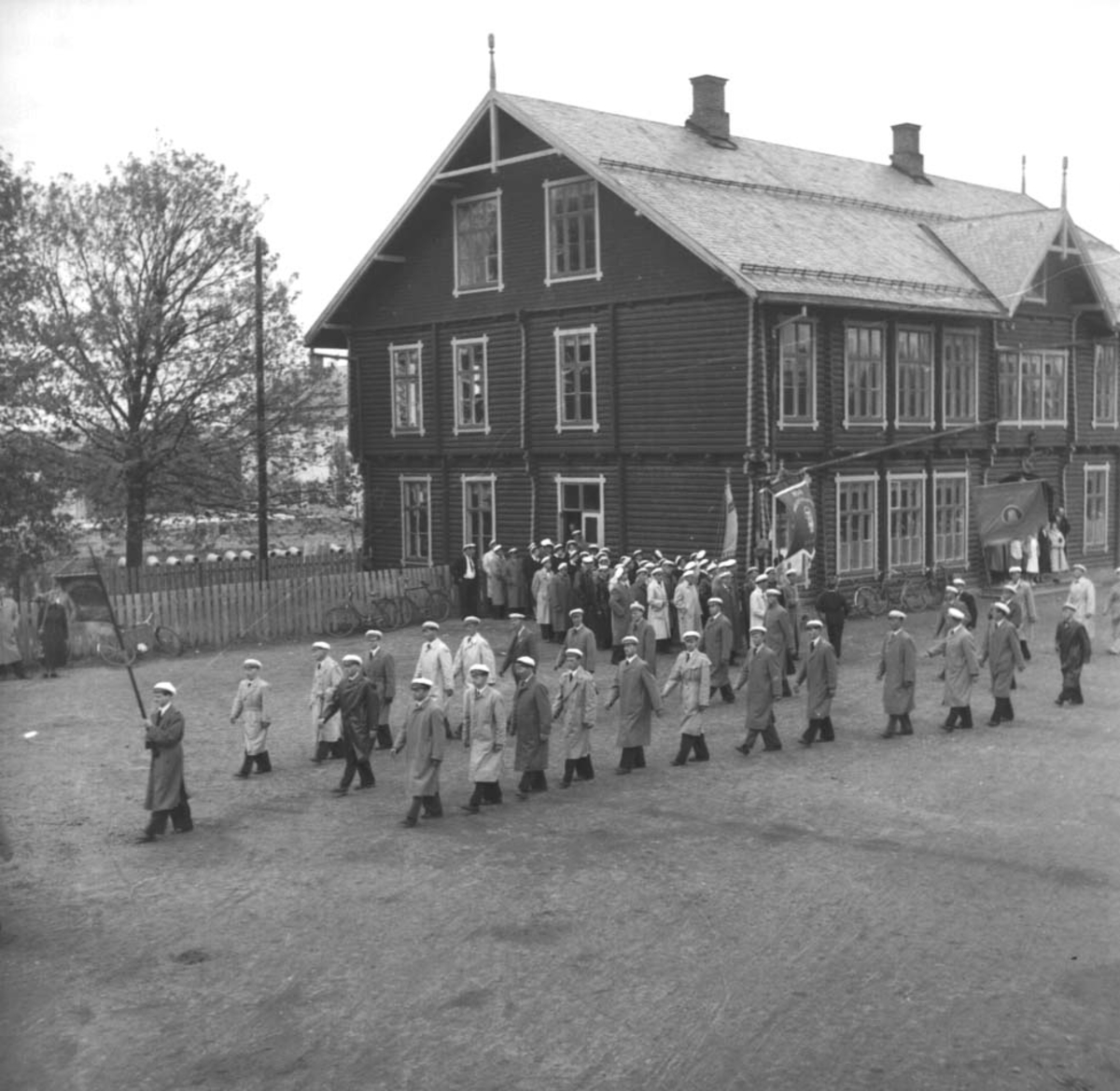 Anno Domkirkeodden, SANG-MUSIKKSTEVNE, MYE FOLK, SKOLEPLASSEN, STANGE SKOLE