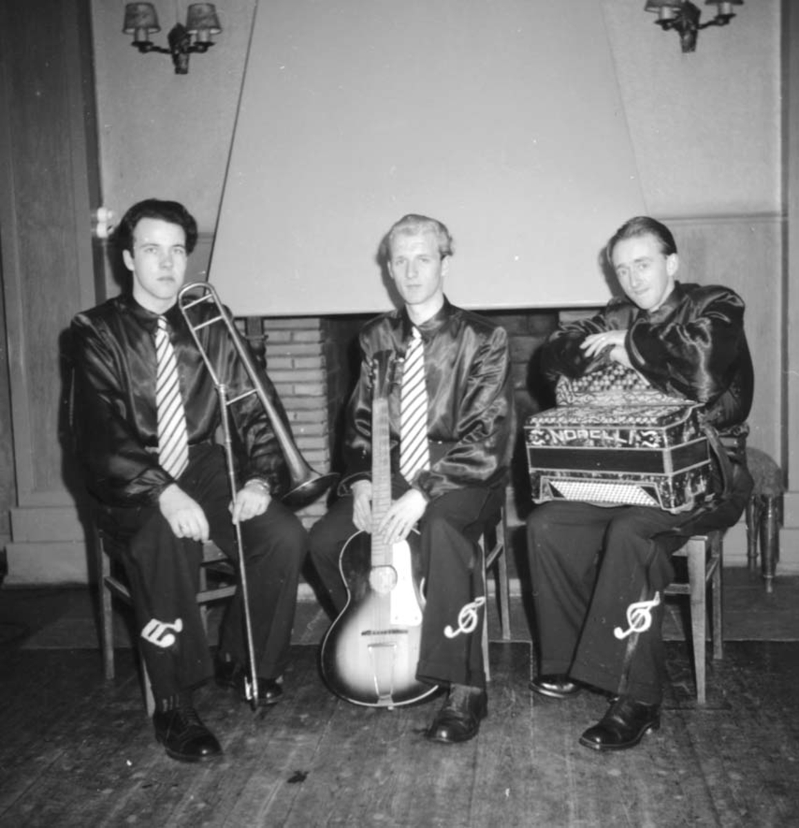 Anno Domkirkeodden, GRUPPE: 3 MUSIKERE, TRIO MED TROMBONE, GITAR. TREKKSPILL