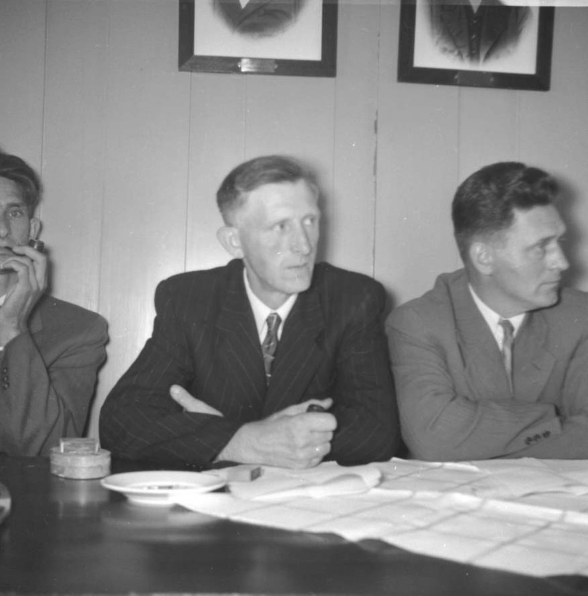 Anno Domkirkeodden, GRUPPE: 3 MENN, STANGE HERREDSTYRE, MØTEVIRKSOMHET, FOKHOL